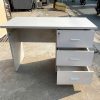 Bàn Làm Việc Gỗ Công Nghiệp Màu Trắng 1m2 Cũ