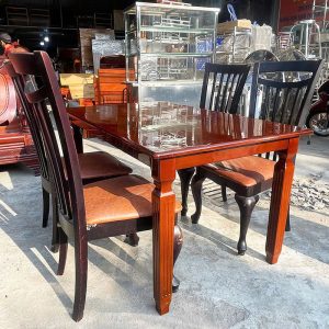 Bộ Bàn Ăn 4 Ghế Cũ Gỗ Bọc Đệm 1m35