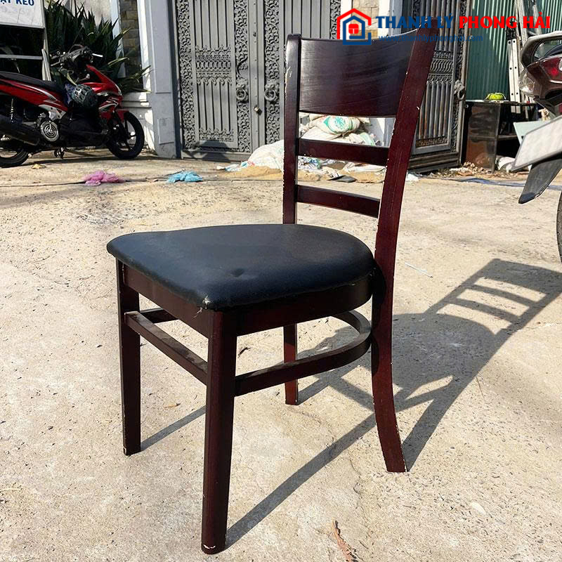 Bộ Bàn Ăn Cabin Cũ 1m6 Kèm Ghế Nệm Đen