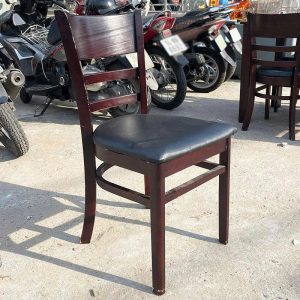 Bộ Bàn Ăn Cabin Cũ 1m6 Kèm Ghế Nệm Đen