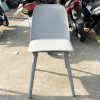 Ghế Nhựa Đúc Cũ Màu Trắng