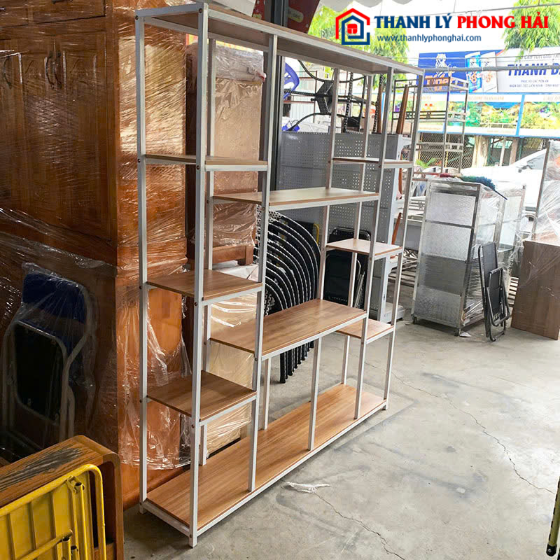 Kệ Trưng Bày Cũ Khung Sắt Mặt Gỗ 1m5
