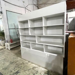 Tủ Trưng Bày Nhựa Trắng Có Đèn Led 1m6 Cũ