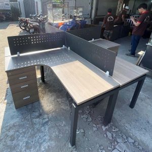 Bàn Làm Việc Cũ 1m4 Ghép Chữ Thập Có Vách Ngăn