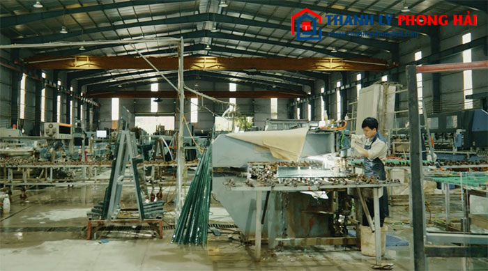 Cửa hàng cắt kính hcm