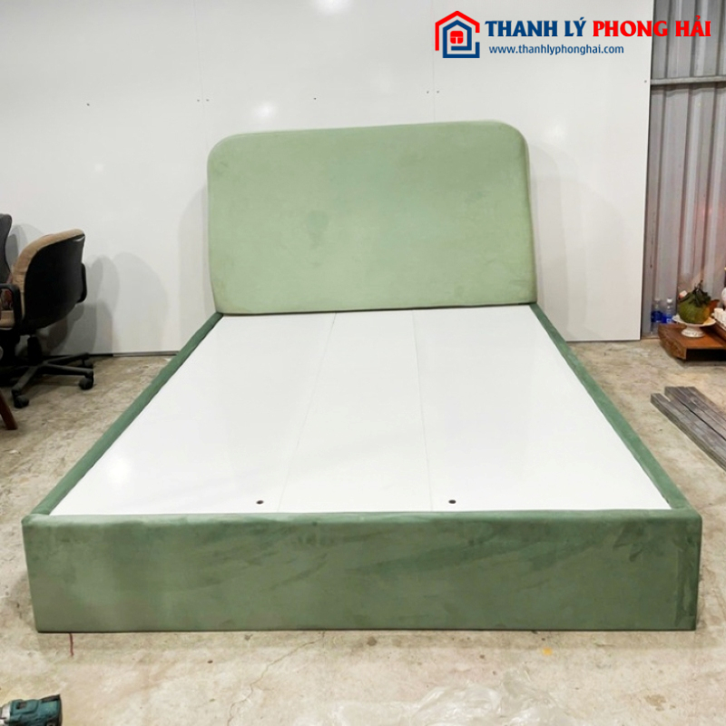 Giường Bọc Nhung Màu Xanh lam 1m6 Mới 99%