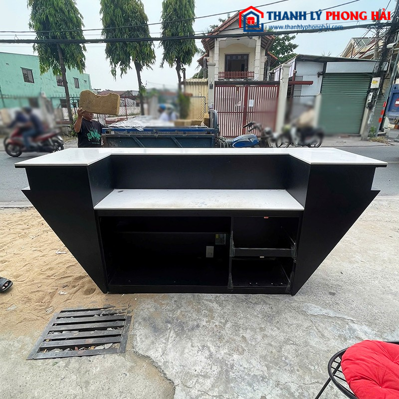 Quầy Lễ Tân Cũ 2m5 Phối Màu Đen Trắng Sang Trọng
