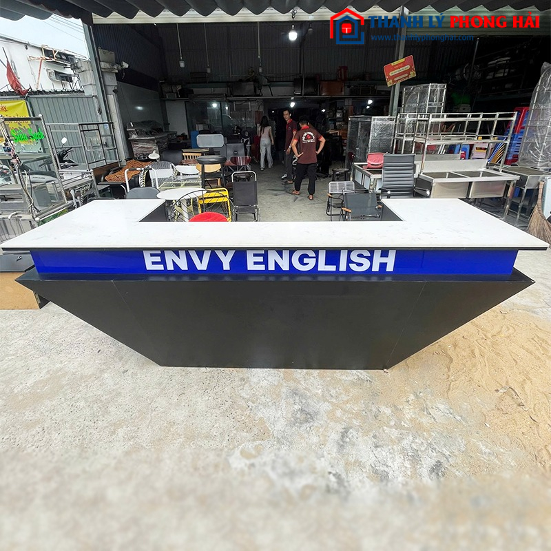 Quầy Lễ Tân Cũ 2m5 Phối Màu Đen Trắng Sang Trọng