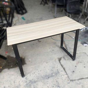 Bàn Làm Việc 1m2 Cũ Chân Sắt Mặt Gỗ Trắng