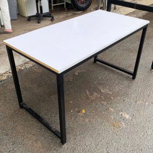 Bàn Làm Việc 1m2 Cũ Chân Sắt Mặt Gỗ Trắng