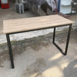 Bàn Làm Việc 1m2 Cũ Chân Sắt Mặt Gỗ Trắng