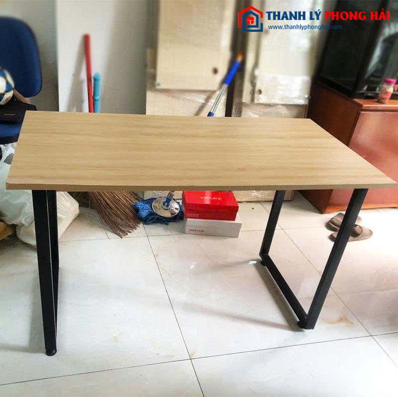 Bàn Làm Việc 1m2 Cũ Chân Sắt Mặt Gỗ Trắng