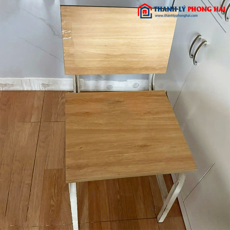 Ghế Học Sinh Cũ Mặt Gỗ