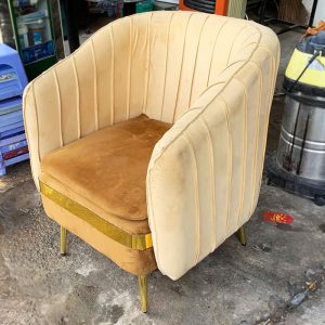 Sofa Đơn Cũ Bọc Nhung Màu Vàng