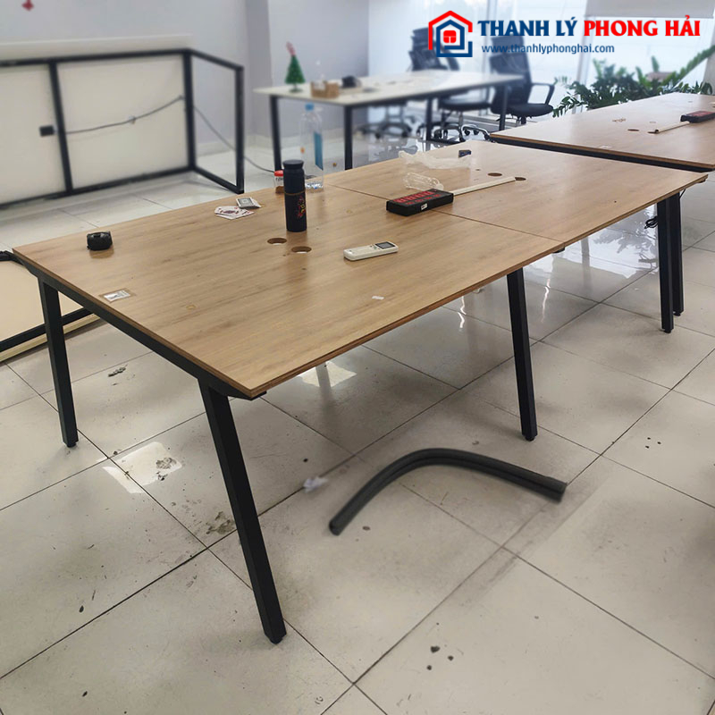 Bàn Họp 2m4 Cũ Mặt Gỗ Công Nghiệp Chân Sắt