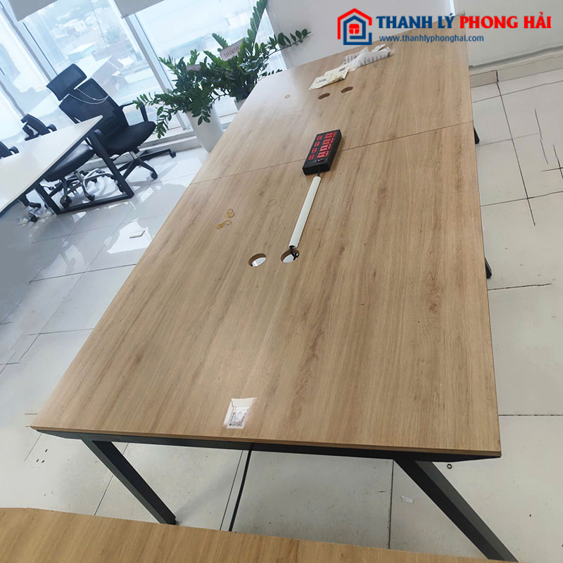 Bàn Họp 2m4 Cũ Mặt Gỗ Công Nghiệp Chân Sắt