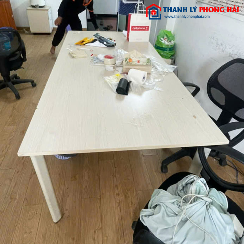 Bàn Họp Mặt Gỗ Công Nghiệp Chân Sắt Cũ