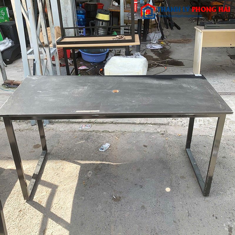 Bàn Làm Việc Khung Sắt Mặt Gỗ 1m4 Cũ