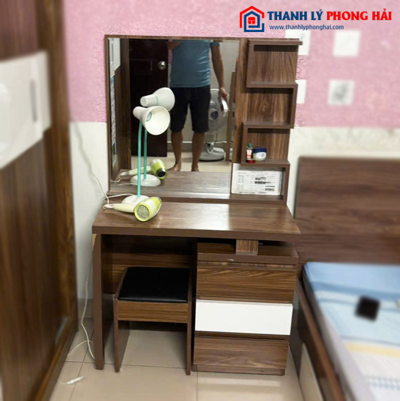 Bàn Trang Điểm Gỗ Công Nghiệp Cũ