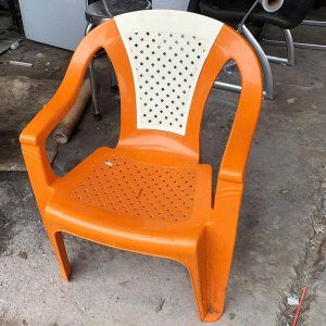Ghế Bành Nhựa Cũ Có Tay Vịn