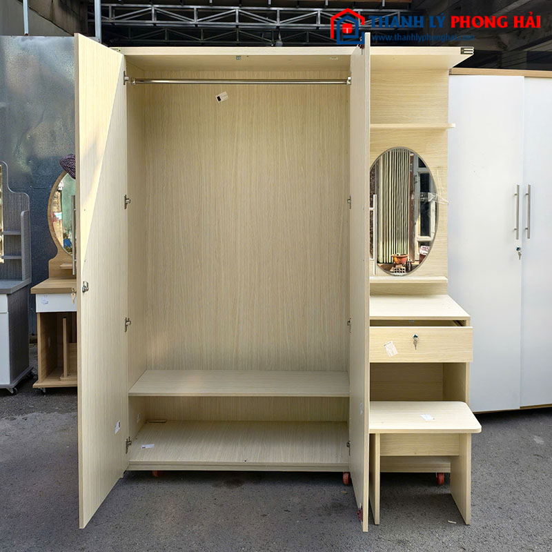 Tủ Quần Áo Gỗ Lõi Xanh 1m6 Kèm Bàn Trang Điểm Mới 99%