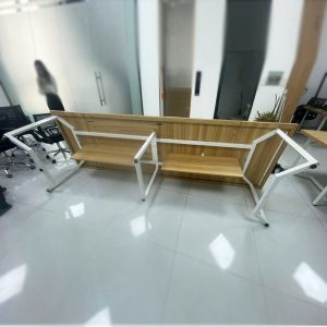 Bàn Họp Mặt Gỗ Vân Màu Sáng Chân Sắt Cũ