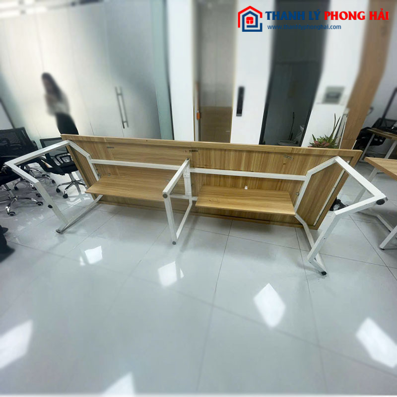 Bàn Họp Mặt Gỗ Vân Màu Sáng Chân Sắt Cũ