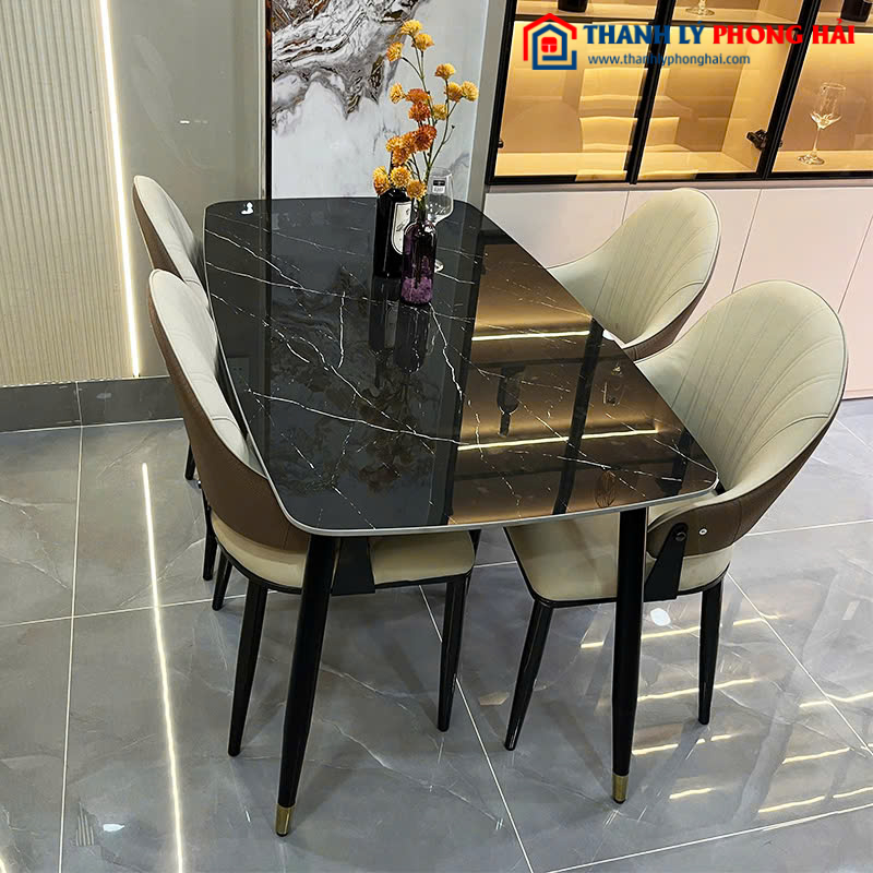 Bộ Bàn Ăn 4 Ghế Mặt Đá Đen Chân Sắt Mới 99%