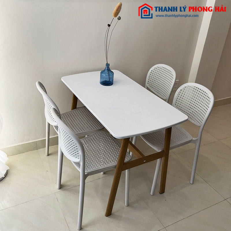 Bộ Bàn Ăn 4 Ghế Nhựa Bàn Chân Gỗ Mới 99%
