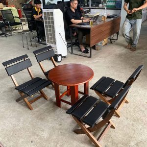Bộ Bàn Ghế Cafe Gỗ Kèm 4 Ghế Mới 99%