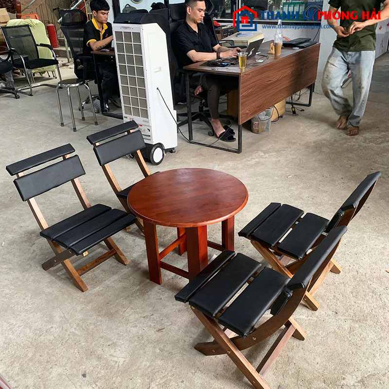 Bộ Bàn Ghế Cafe Gỗ Kèm 4 Ghế Mới 99%