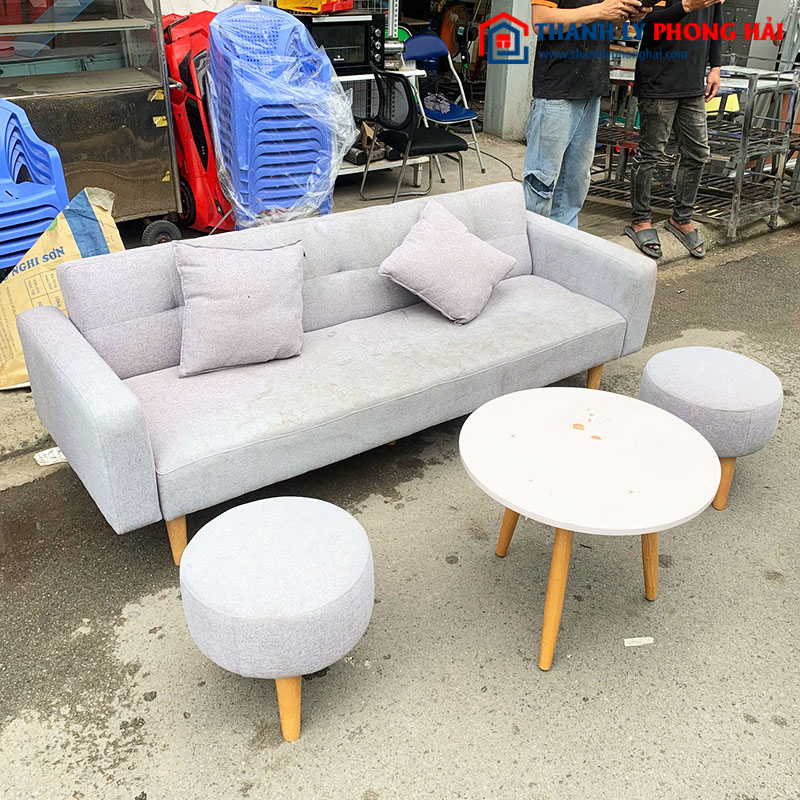 Bộ Sofa Bọc Vải Xám Kèm Bàn Và Đôn Cũ