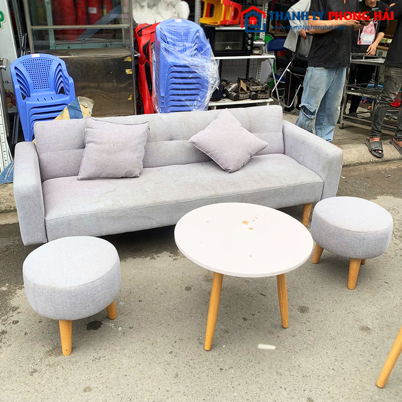 Bộ Sofa Bọc Vải Xám Kèm Bàn Và Đôn Cũ