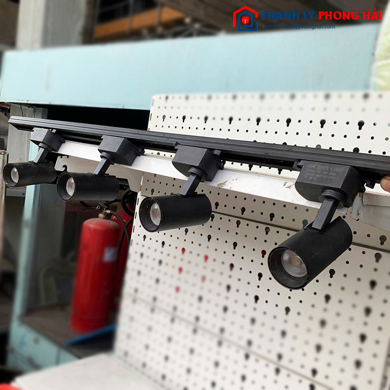 Đèn Rọi Ray LED Cũ 4 Bóng Cũ