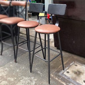 Ghế Bar Lưng Sắt Lót Đệm Bọc Da Cũ