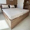 Giường Gỗ Công Nghiệp Kiểu Bệt Màu Sồi Mới 99%
