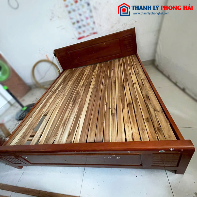 Giường Gỗ Tự Nhiên Thiết Kế Đơn Giản Cũ
