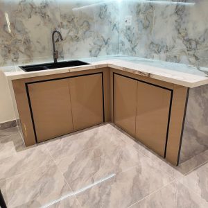 Hệ Tủ Bếp Chữ L Gỗ Công Nghiệp Cánh Acrylic Mới 99%