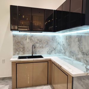 Hệ Tủ Bếp Chữ L Gỗ Công Nghiệp Cánh Acrylic Mới 99%