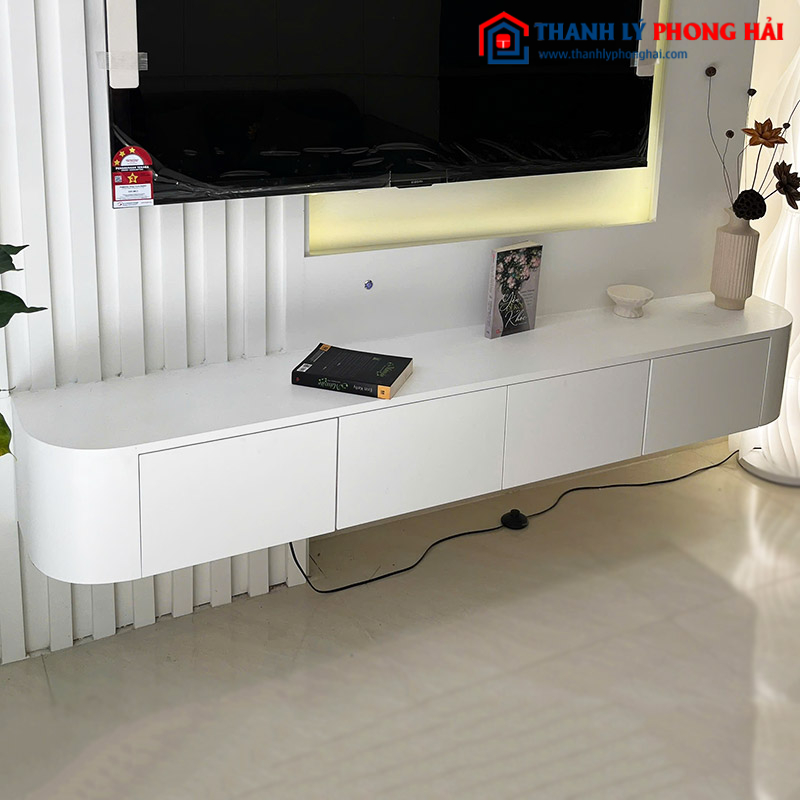 Kệ Tivi Gỗ Công Nghiệp Treo Tường Bo Cong Mới 99%