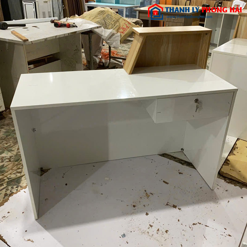 Quầy Lễ Tân Gỗ Công Nghiệp 1m2 Mới 99%