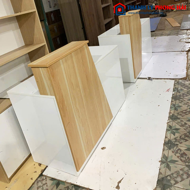 Quầy Lễ Tân Gỗ Công Nghiệp 1m2 Mới 99%