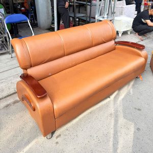 Sofa Băng Bọc Da Màu Nâu Tay Gỗ Cũ
