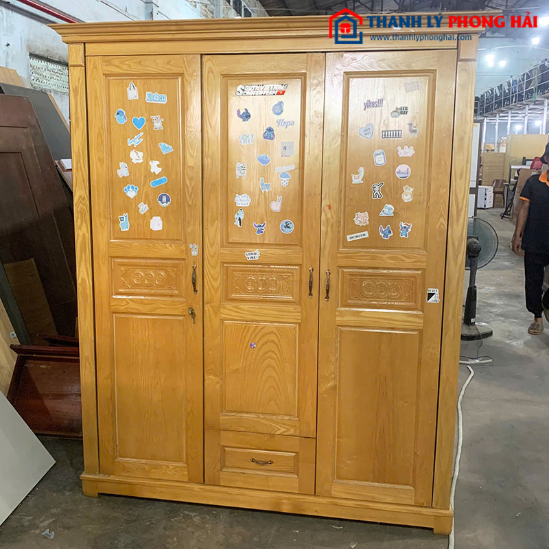 Tủ Quần Áo Gỗ Tự Nhiên 3 Cánh Chạm Hoa Văn Cũ