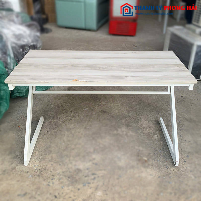 Bàn Làm Việc Chân Chữ Z Màu Trắng 1m2 Mặt Gỗ Cũ
