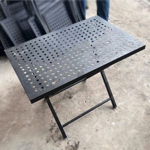 Bàn Sắt Chân Xếp Gọn Mặt Lỗ Cũ