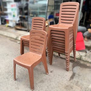 Ghế Nhựa Lưng Sọc Cũ