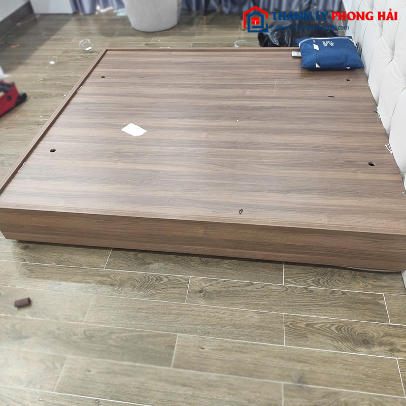 Giường Bệt Gỗ Công Nghiệp Màu Trắng Cũ