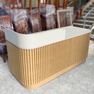 Quầy Lễ Tân 1m8 Gỗ Công Nghiệp Nan Dọc Bo Cong Cũ