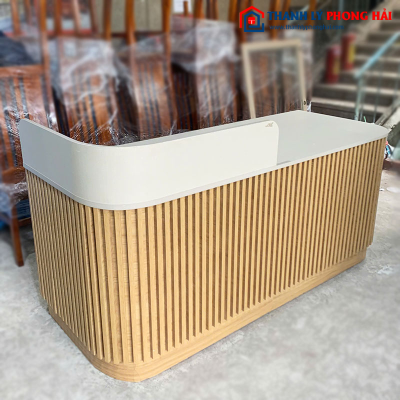 Quầy Lễ Tân 1m8 Gỗ Công Nghiệp Nan Dọc Bo Cong Cũ